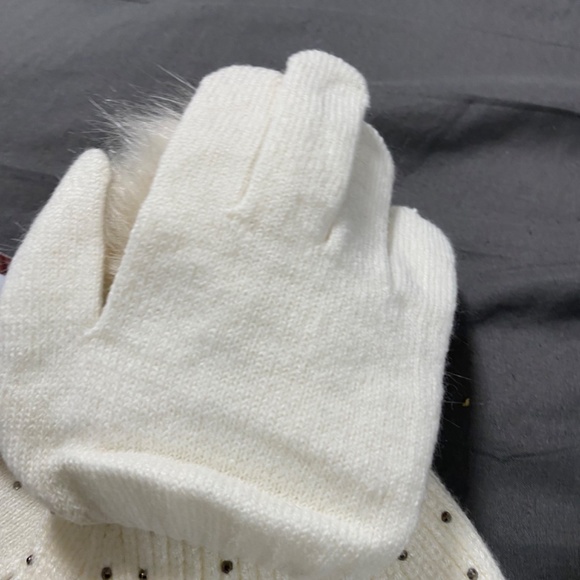 White Bling Hat & Glove Set - Picture 6 of 9